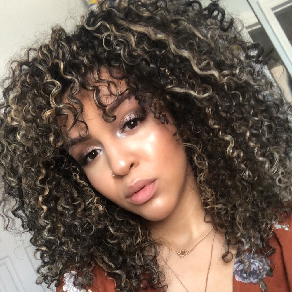 Meet your Posher, Maegan